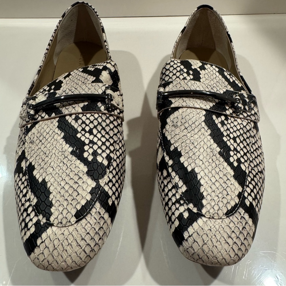 Enzo Angiolini Women's Snakeskin Loafers - Picture 2 of 9